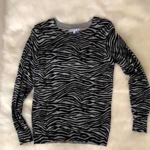 Eight 18 Black & Grey print sweater